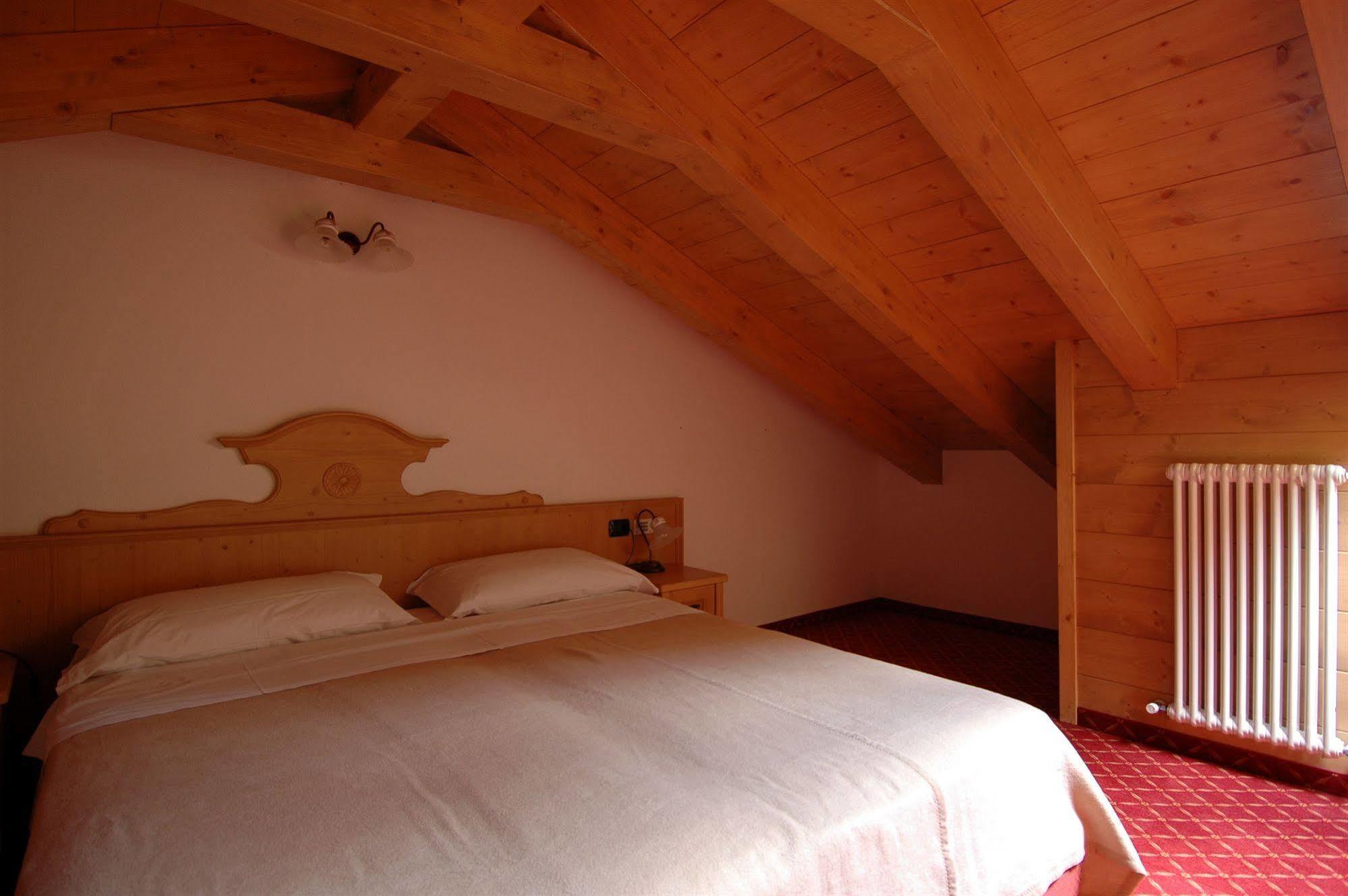Residence Pez Gajard San Martino Di Castrozza Luaran gambar