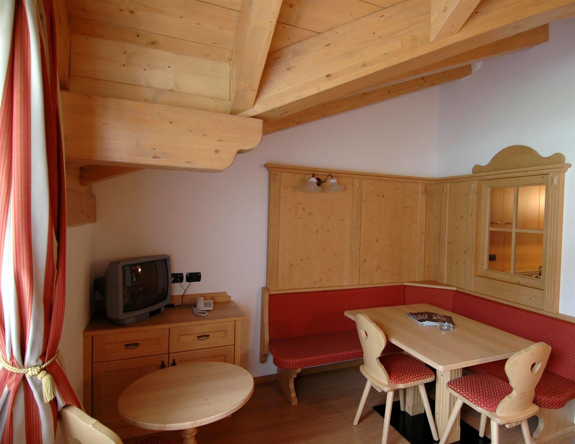 Residence Pez Gajard San Martino Di Castrozza Luaran gambar