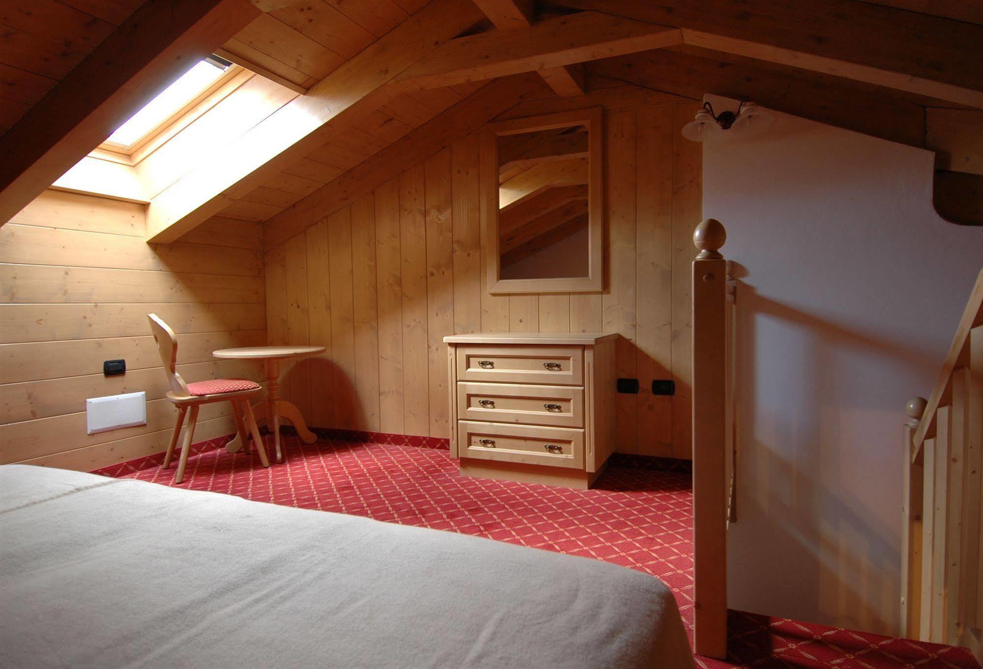 Residence Pez Gajard San Martino Di Castrozza Luaran gambar
