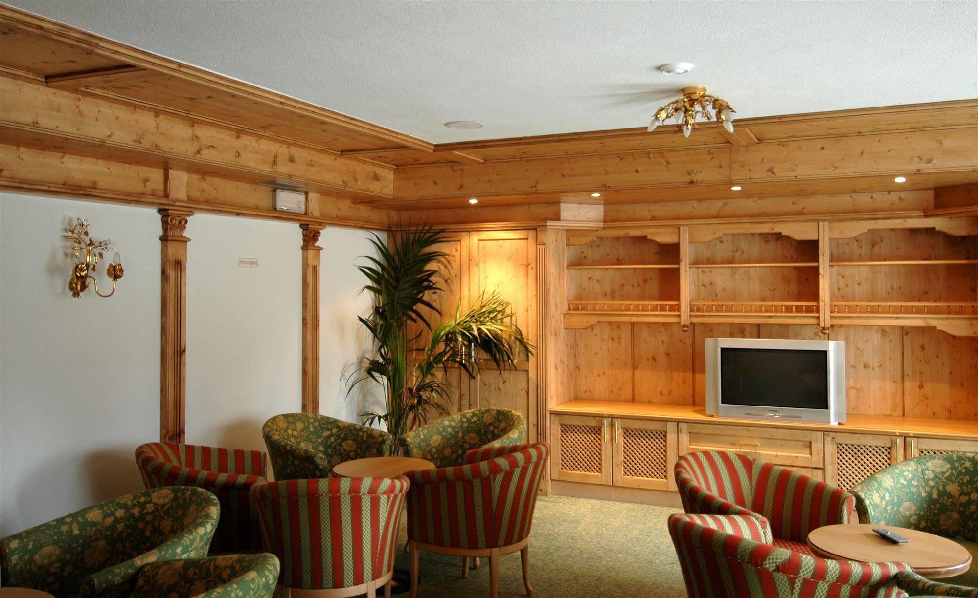 Residence Pez Gajard San Martino Di Castrozza Luaran gambar